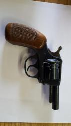 h&amp;r gas revolver.jpg