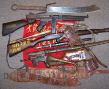 Thompson_and_chinese_weapons_B.jpg