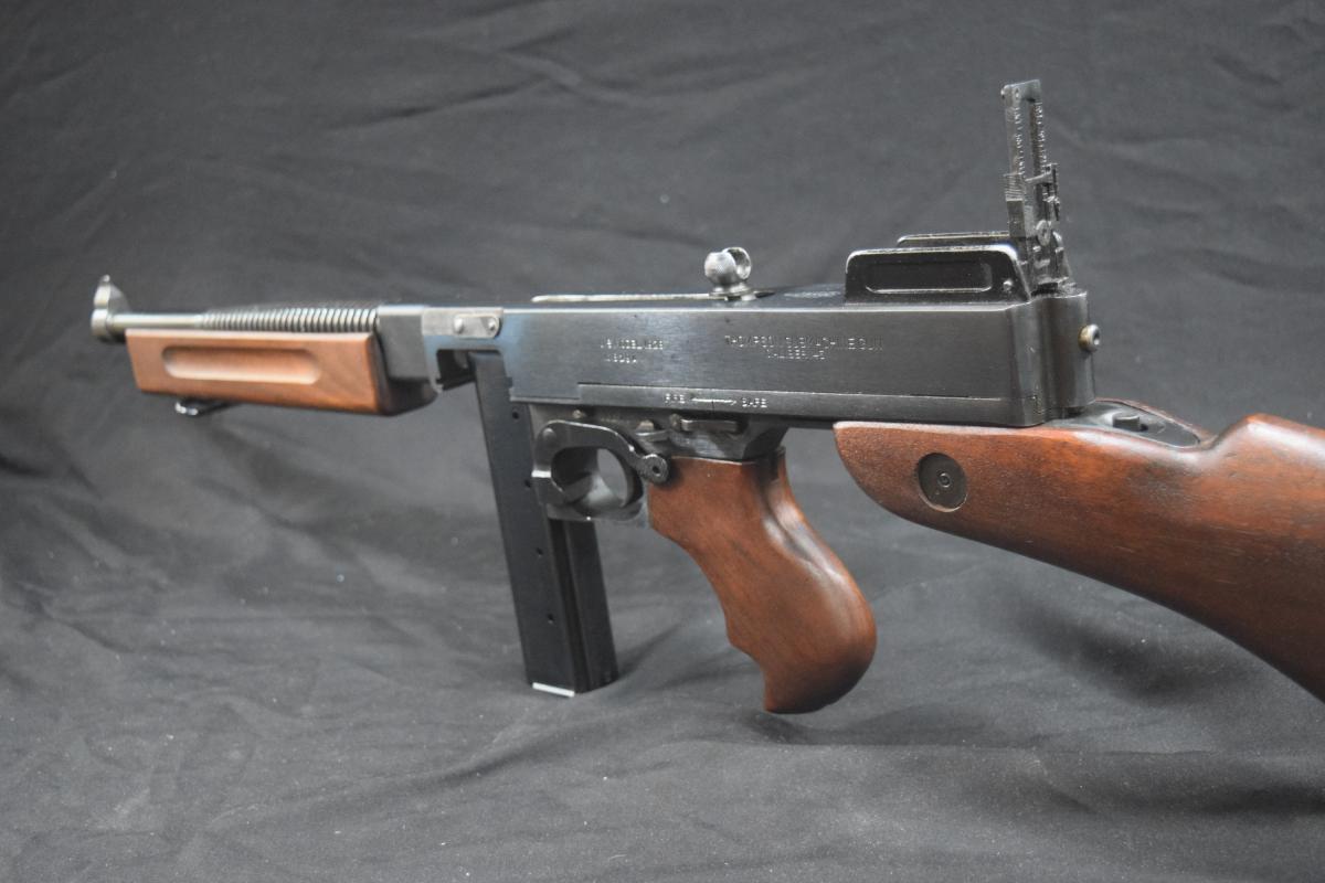 Opinion on Type of Thompson Submachine Gun - Thompson Submachine Gun