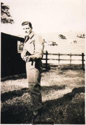 Sgt Dick Bingley while serving with 11 SAS BATTALION C1941.JPG