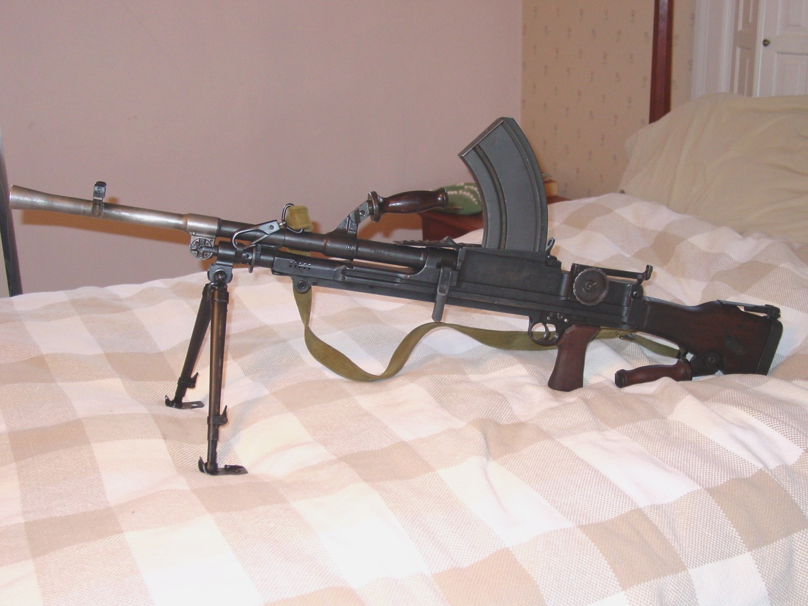Boar Machine Gun Who Are We? - Bren Light Machine Gun & Lewis Gun Message Board ...