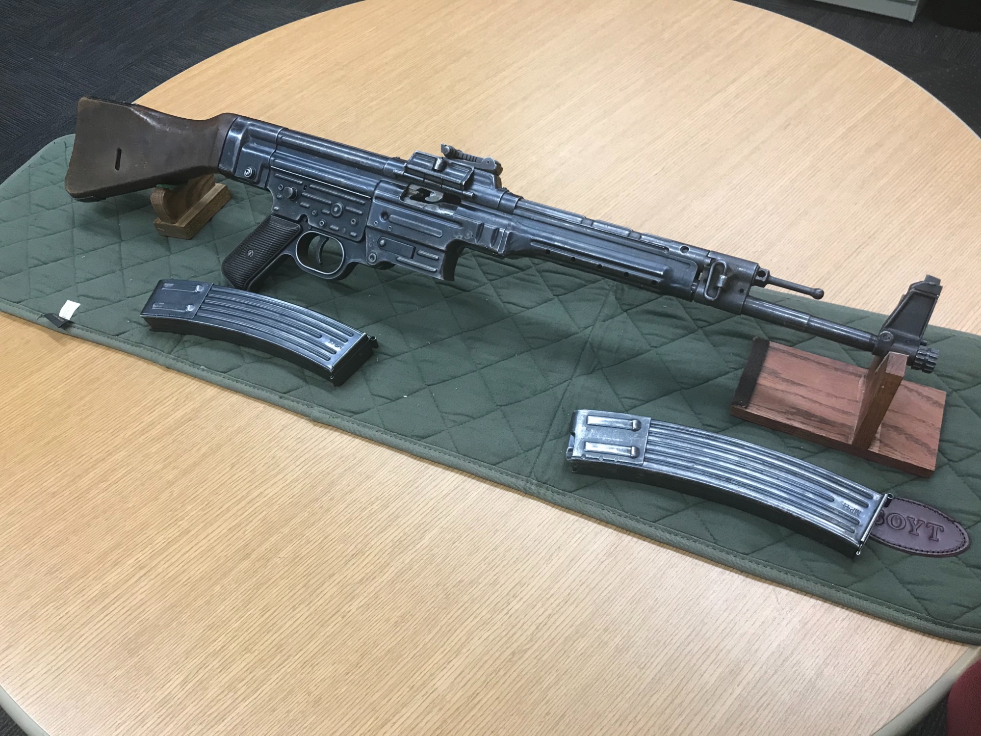 MP 43/44 and STG 44/45 owners, please share pictures of your weapons ...