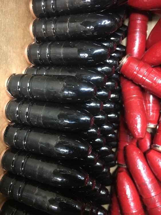 510 890 black red.jpg