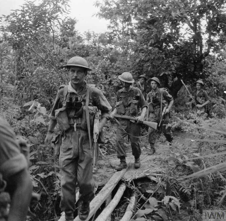 Royal Welsh Fusiliers patrol Burma Dec 1944.jpg